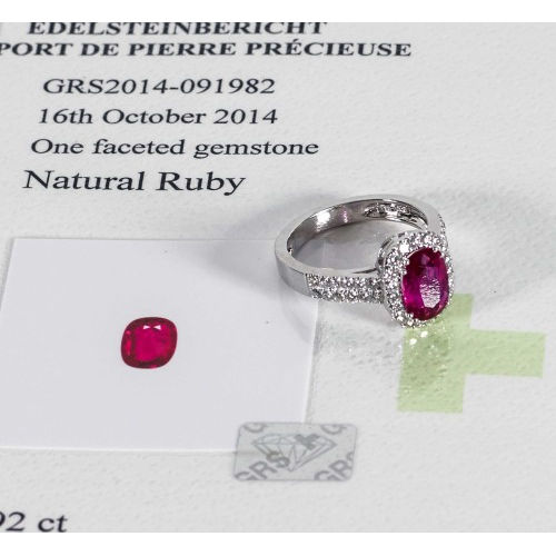RUBIN-DIAMANT-RING : (Dobiaschofsky Auktionen AG)