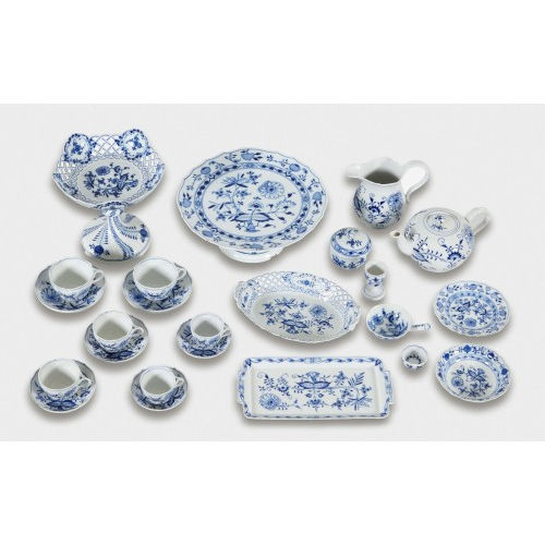 SERVICE : Meissen, 19./20. Jh. (Knigliche bzw. Staatliche Porzellan Manufaktur) (DOBIASCHOFSKY AUKTIONEN AG)