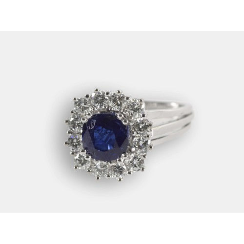 SAPHIR-BRILLANT-RING : (DOBIASCHOFSKY AUKTIONEN AG)
