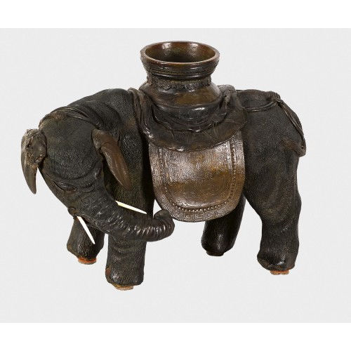 TIERFIGUR : China, 18. Jh (DOBIASCHOFSKY AUKTIONEN AG)