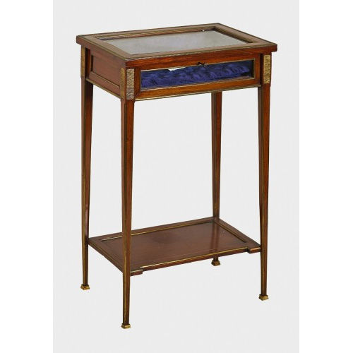TISCHVITRINE : Sp�tes Louis XVI, Frankreich, Ende 18./Anfang 19. Jh (DOBIASCHOFSKY AUKTIONEN AG)