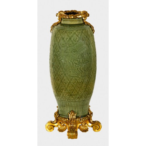 VASE : China, 19. Jh (DOBIASCHOFSKY AUKTIONEN AG)