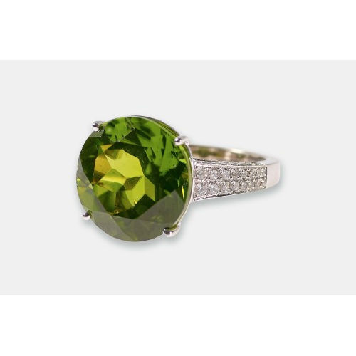 PERIDOT-DIAMANT-RING : (DOBIASCHOFSKY AUKTIONEN AG)