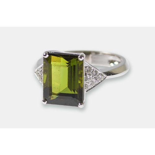 TURMALIN-DIAMANT-RING : (DOBIASCHOFSKY AUKTIONEN AG)