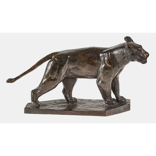 GEORGES LUCIEN GUYOT : Lionne aux aguets (DOBIASCHOFSKY AUKTIONEN AG)