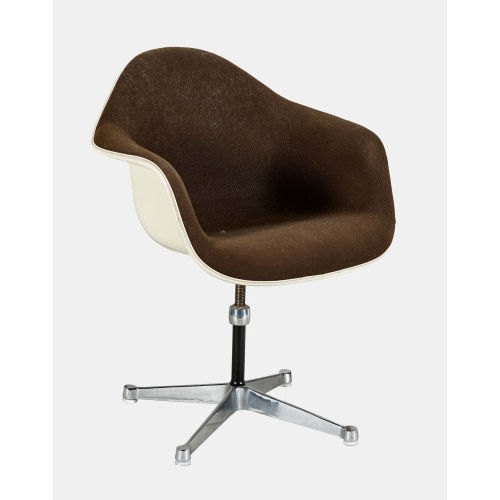 CHARLES ORMAND EAMES : Drehsessel DAC f�r Herman Miller (Ausf�hrung Fehlbaum Productions). (DOBIASCHOFSKY AUKTIONEN AG)