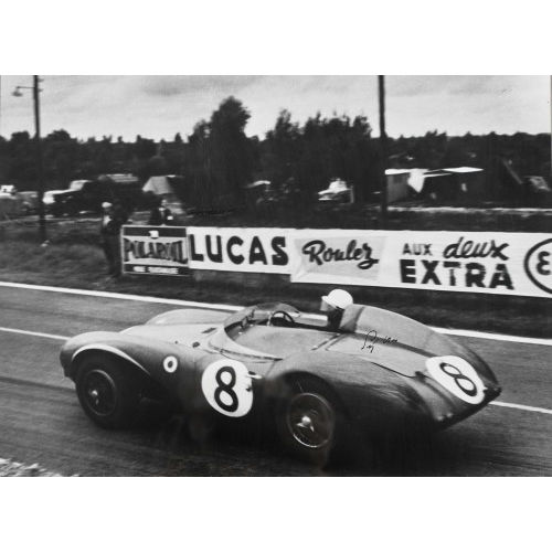 ANONYM : Rennauto Aston Martin DB3S mit dem bedeutenden britischen Rennfahrer Stirling Moss (geb. 1929) am Steuer. Mit handschriftlichem Autogramm des Rennfahrers auf dem Fahrzeugheck (DOBIASCHOFSKY AUKTIONEN AG)