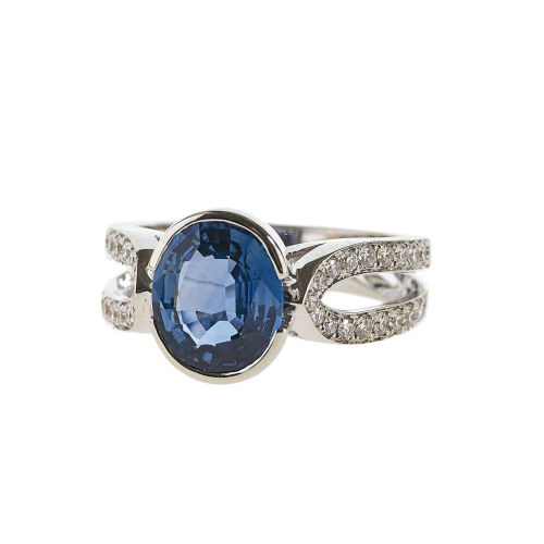 SAPHIR-DIAMANT-RING : (DOBIASCHOFSKY AUKTIONEN AG)