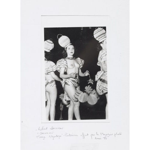 ROBERT DOISNEAU : 'Carneval' (DOBIASCHOFSKY AUKTIONEN AG)