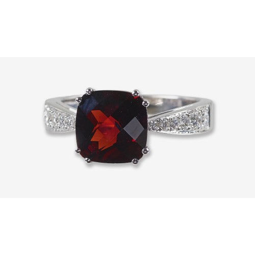 GRANAT-DIAMANT-RING : (DOBIASCHOFSKY AUKTIONEN AG)