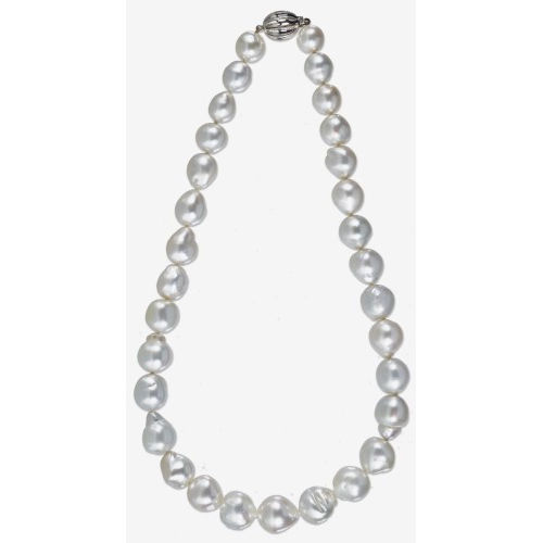 PERLEN-COLLIER : (DOBIASCHOFSKY AUKTIONEN AG)