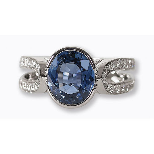 SAPHIR-DIAMANT-RING : (DOBIASCHOFSKY AUKTIONEN AG)