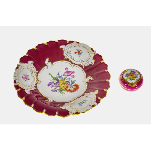 PRUNKSCHALE UND BONBONNIERE : Meissen, 1975 bzw. 1980 (Staatliche Porzellan Manufaktur) (DOBIASCHOFSKY AUKTIONEN AG)
