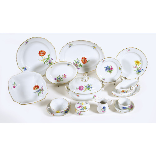 TAFELSERVICE : Meissen, 20. Jh. (Staatliche Porzellan Manufaktur) (DOBIASCHOFSKY AUKTIONEN AG)