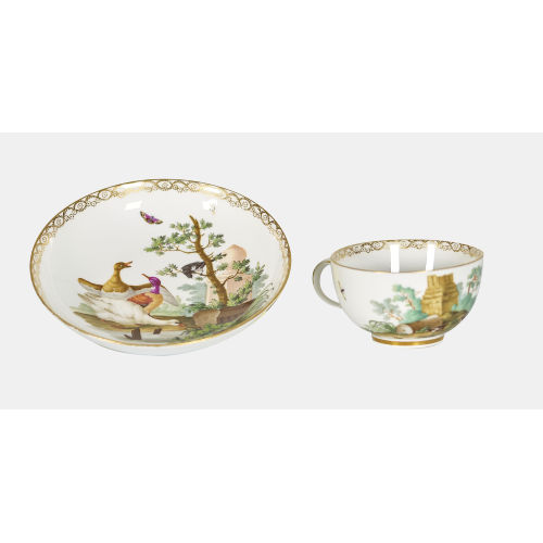 TASSE MIT UNTERTASSE : Meissen, um 1763-1774 (K�nigliche Porzellan Manufaktur) (DOBIASCHOFSKY AUKTIONEN AG)