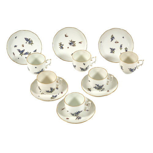 TASSEN MIT UNTERTASSEN : Meissen, Ende 18. Jh. (K�nigliche Porzellan Manufaktur) (DOBIASCHOFSKY AUKTIONEN AG)