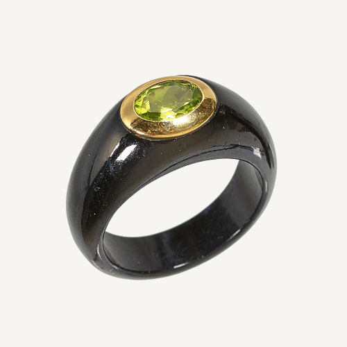 PERIDOT-ONYX-RING : (DOBIASCHOFSKY AUKTIONEN AG)