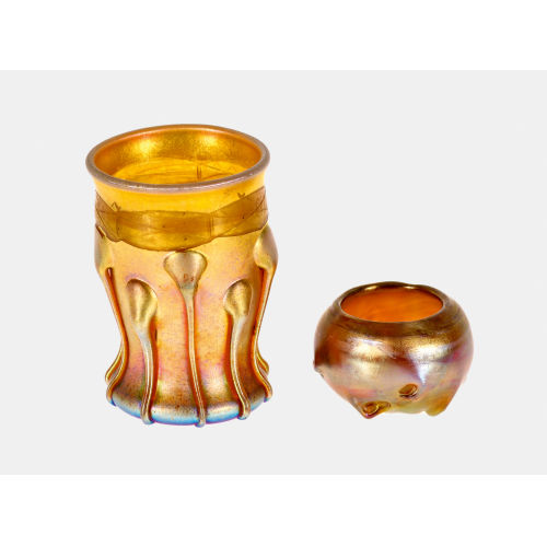 LOUIS COMFORT TIFFANY : Paar Vasen, New York, um 1890-1900 (DOBIASCHOFSKY AUKTIONEN AG)