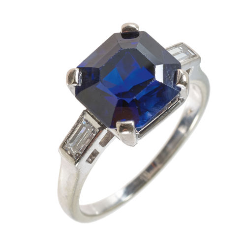 SAPHIR-DIAMANT-RING : (DOBIASCHOFSKY AUKTIONEN AG)