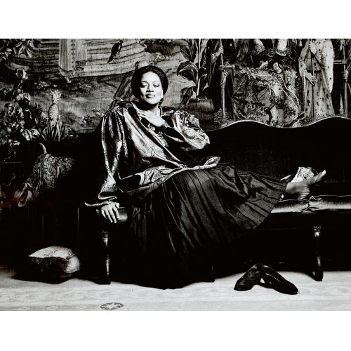 BETTINA RHEIMS : 'Jessye Norman dans un salon de l'hotel Georges V' (DOBIASCHOFSKY AUKTIONEN AG)