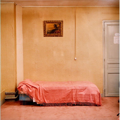 BETTINA RHEIMS : '20 F�vrier II, Paris' (DOBIASCHOFSKY AUKTIONEN AG)