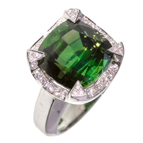 TURMALIN-DIAMANT-RING : (DOBIASCHOFSKY AUKTIONEN AG)