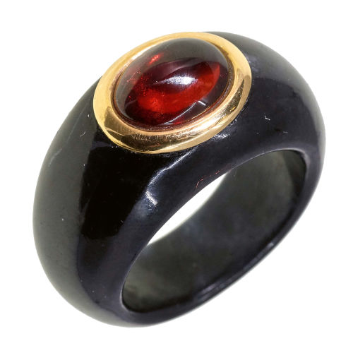 GRANAT-ONYX-RING : (DOBIASCHOFSKY AUKTIONEN AG)