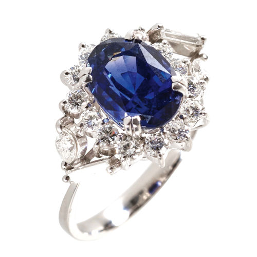 SAPHIR-DIAMANT-RING : (DOBIASCHOFSKY AUKTIONEN AG)