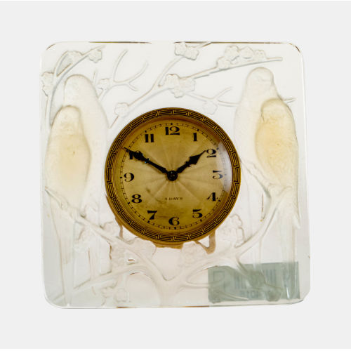 REN� LALIQUE : Pendulette 'Ins�parables', Wingen-sur-Moder, um 1930 (DOBIASCHOFSKY AUKTIONEN AG)