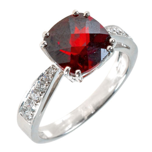 GRANAT-DIAMANT-RING : (DOBIASCHOFSKY AUKTIONEN AG)