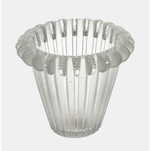 REN� LALIQUE : Vase 'Royat', Wingen-sur-Moder, nach 1947 (DOBIASCHOFSKY AUKTIONEN AG)