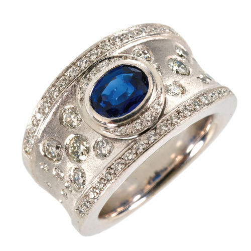SAPHIR-DIAMANT-RING : (DOBIASCHOFSKY AUKTIONEN AG)