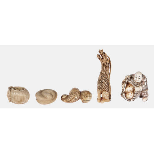 NETSUKE : Japan, 19./20. Jh (DOBIASCHOFSKY AUKTIONEN AG)