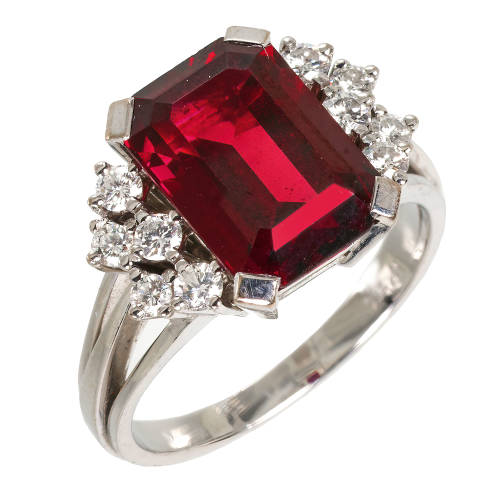 GRANAT-BRILLANT-RING : (DOBIASCHOFSKY AUKTIONEN AG)
