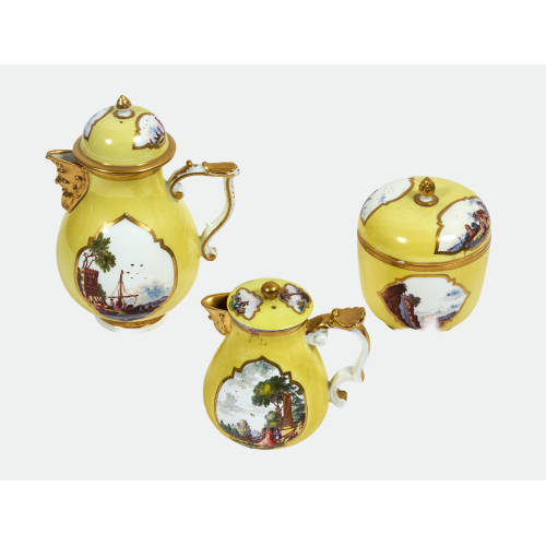 SERVICETEILE : Meissen, um 1735 (K�nigliche Porzellan Manufaktur) (DOBIASCHOFSKY AUKTIONEN AG)