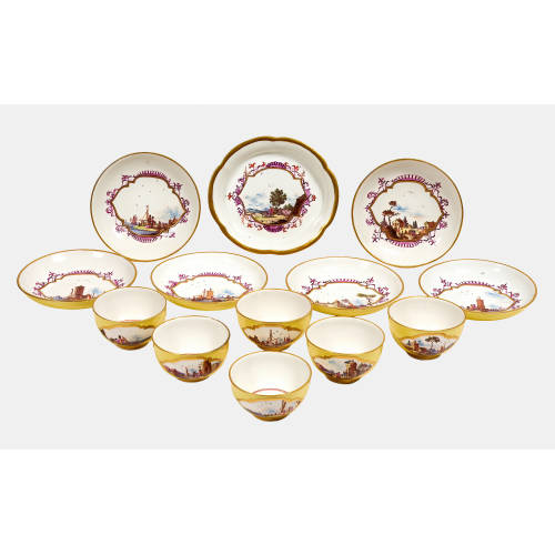 SERVICETEILE : Meissen, um 1735 (K�nigliche Porzellan Manufaktur) (DOBIASCHOFSKY AUKTIONEN AG)
