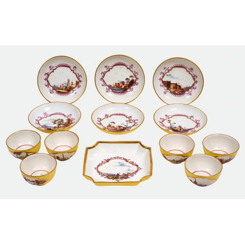 SERVICETEILE : Meissen, um 1735 (K�nigliche Porzellan Manufaktur) (DOBIASCHOFSKY AUKTIONEN AG)