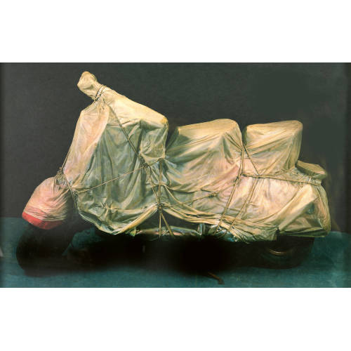 CHRISTO) CHRISTO (EIGTL. JAVACHEFF : 'Wrapped Vespa' (DOBIASCHOFSKY AUKTIONEN AG)