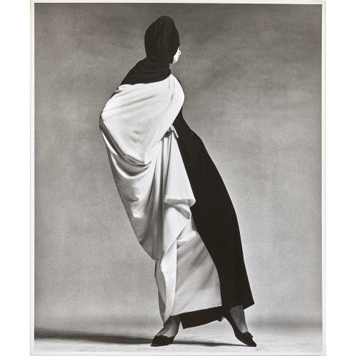 RICHARD AVEDON : 'Jean Shrimpton - Toga by Forquet', 1965 (Dobiaschofsky Auktionen AG)